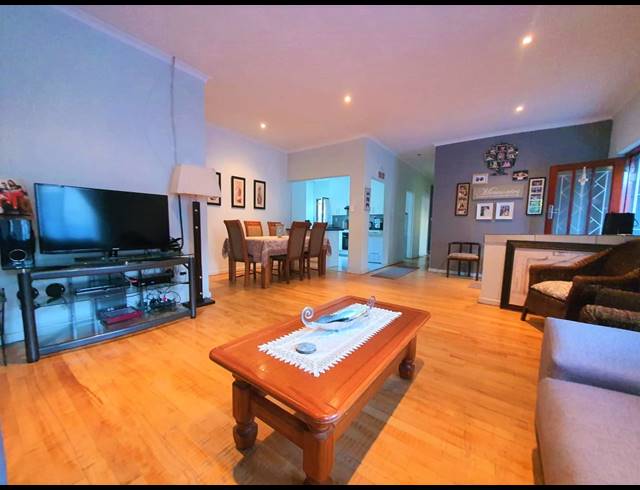 4 BEDROOM HOUSE FOR SALE IN OAKDALE
